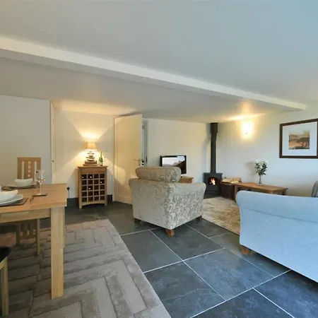 Dove Tail Barn * Kendal