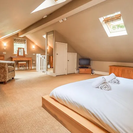 Holiday home Dove Tail Barn *